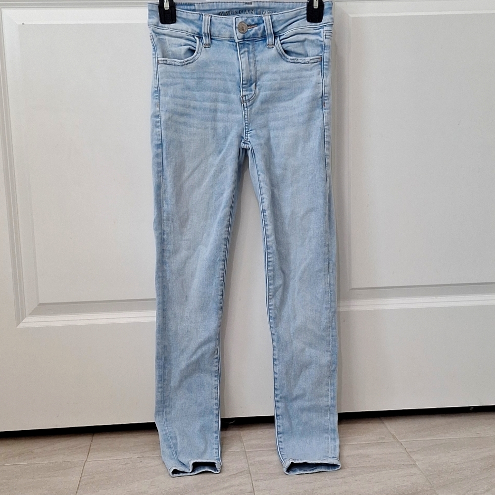 Light wash jeans, American Eagle next level stretch high-rise. Jegging